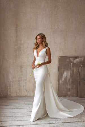 sexy V-neck sleeveless tail long dress white evening dress